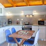 Apartmán Renovated Liana's Yénion