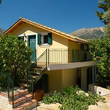 Renovated Liana's Apartmán Yénion