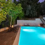 شقة Renovated Liana's Yénion