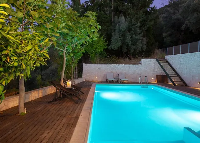 아파트 Renovated Liana's Yénion